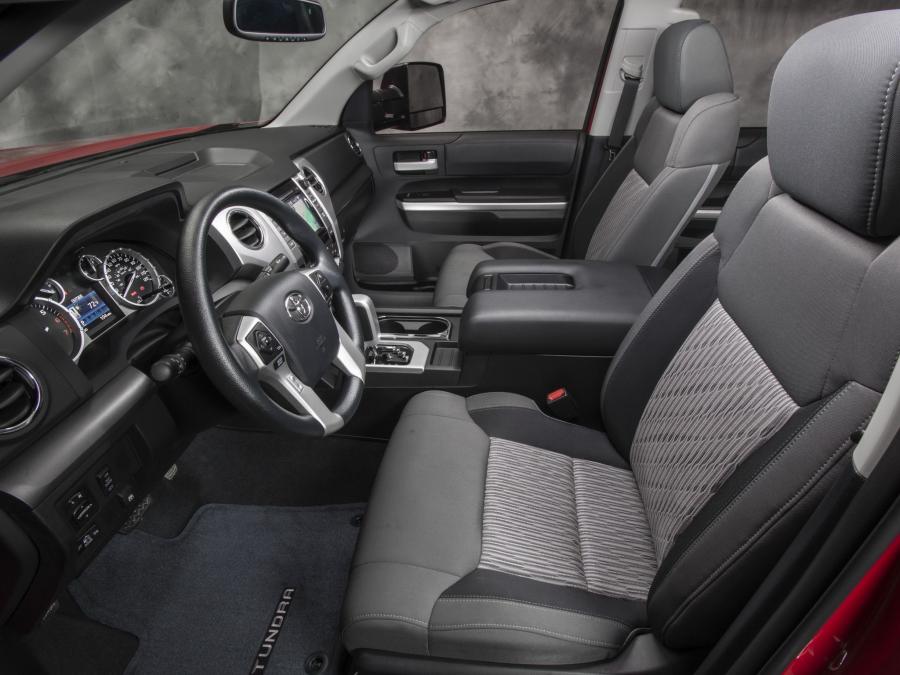  Toyota Tundra CrewMax SR5 by TRD 2013 года  (фото 2 из 10)
